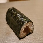 たかおか - ㉓干瓢巻き【追加】
      握りっていない分だけシャリの美味しさを素直に感じ取れます。
      外側が硬めで中が軟らかく、尚且つ、ほんの少し芯を残した炊き上がり。