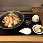 つるのおんがえし - 大山鶏グリーンアスパラ天とろ卵うどんの冷