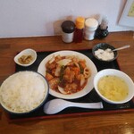 186479635 - ヒレ肉酢豚ランチご飯大盛り