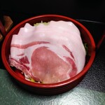 Fudou Onsen Sawaya - 豚しゃぶの肉。ちょっと厚めで３枚。