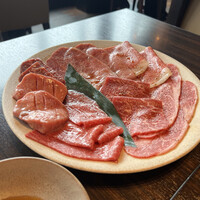 焼肉うしごろ 銀座並木通り店 - 