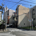 つる岡 - 近くに、有名な焼肉屋さんあります。