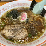 Ramen Fujiya - 中華ラーメン　680円　ブラックペッパーぶっ掛け！ドピューーーッ！