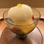 赤坂 菊乃井 - 昼懐石１５７３０円。柚子シャーベット 柿と白ワインジュレのパフェ。去年の私なら絶対頼まない品です(^_^;)。控えめな甘さの柿と、白ワインのジュレが好相性でした（╹◡╹）