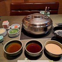 しゃぶ禅 四谷店 - しゃぶしゃぶのタレ３種類と、薬味各種です。