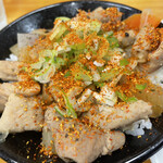 ラーメン ふじ屋 - もつ煮丼