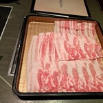 しゃぶ禅 - 山形豚バラのしゃぶしゃぶ肉・２皿目のその２です。