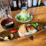 トンカツ揚ヤ 半仁前 - 合いがけカレー