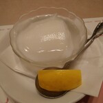 名鉄菜館 - これから〜杏仁豆腐にはレモンかな？