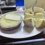 一仁 - 北海道のじゃがバターとさつまいもバターの賄い。