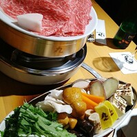 本格肉料理 丸小 - 昼のすき焼き