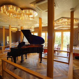 【毎週土・日・祝日】GrandBaobabピアノ生演奏