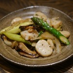 台湾茶藝館 月和茶 - ルースンシェンペイ （980円）