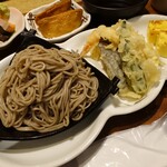 地酒とそば・京風おでん 三間堂 - 天ぷら蕎麦の華やか御膳