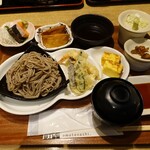 地酒とそば・京風おでん 三間堂 - 天ぷら蕎麦の華やか御膳