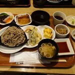 地酒とそば・京風おでん 三間堂 - 天ぷら蕎麦の華やか御膳