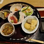 jizaketosobakyoufuuodensangendou - 彩りかご盛りと蕎麦御膳
