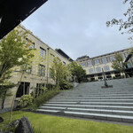 restaurant library the hotel seiryu - 1階渡り廊下からの校舎後のホテル