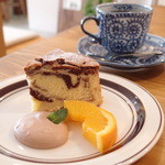 カレーと珈琲の店 ぽから - マーブルチョコのパウンドケーキ