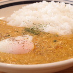 カレーと珈琲の店 ぽから - キーマカレーと温泉卵