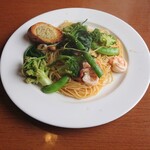 Okada ya - 小エビと青野菜のペペロンチーニ