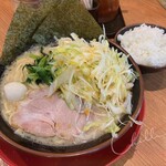 伊勢佐木家 - ネギラーメン　890円