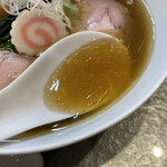 中華そば 深緑 - 貝の旨味のあとに動物系の出汁の太い旨さ