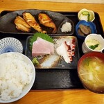 魚亥子 - サービス定食