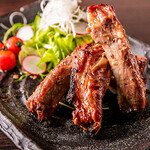 Grilled pork spare ribs with black pepper