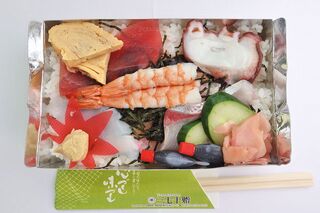 Minatosushi - ちらし 1,030円 ※テイクアウト（三七十鮨）