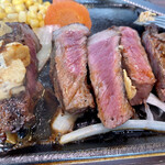 いきなりステーキ - ばっちり赤身肉！ちょこっと端の方に脂身あり。