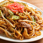 Yakisoba (stir-fried noodles)