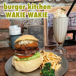 ウェイキー ウェイキー - 【10月のMonthly Burger】
      『いぶりがっこタルタルバーガー¥1,550』
      『フレンチフライ￥100』
      『メープルナッツシェイク¥650』