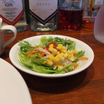 パスタ専門店AKATOMBO - サラダ
ここには力を入れてない感じ