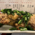 鳩五五酒場 - ニラレバー！揚げたてレバにニラの炒め乗せ
