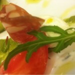 Drammatico - フルーツトマト・リコッタチーズ・サラミ