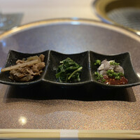 焼肉割烹 YP流 宗右衛門町本店 - 先付けの前菜　3種類