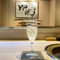 焼肉割烹 YP流 宗右衛門町本店 - グラススパークリング