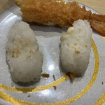 大起水産回転寿司 - 海老フライ一本にぎりのシャリはちょっと凹んでました　笑