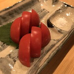 みやざき地頭鶏炭火焼 Kutsurogi 三四郎 - 完熟トマトスライス660円