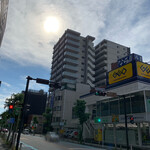 カレーの店 マボロシ - 相模原四丁目交差点　ここを右折（マスキング修正済み）