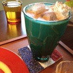 カフェラテ（480円）