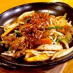 5种蔬菜和国产牛肉的韩式寿喜锅