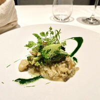 recte - 松浦のサザエを使ったリゾット風サラダ、押し麦と北海道産野菜、アーモンド