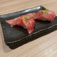 近江うし 焼肉 にくTATSU 青山本店 - 