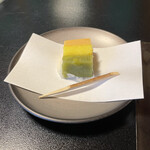 鐘山苑 - 茶室の和菓子。美味し。