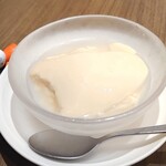 四川飯店 - 四川セレクトセットのデザートは杏仁豆腐。しっとりなめらかで美味し♪