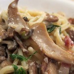 イルゴローソ - ベーコン、きの子のクリームソース