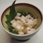 Owari Asahi En - 酢の物：春小蕪梅和え
