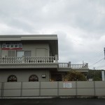 津名レンタカー喫茶部 - お店の横側